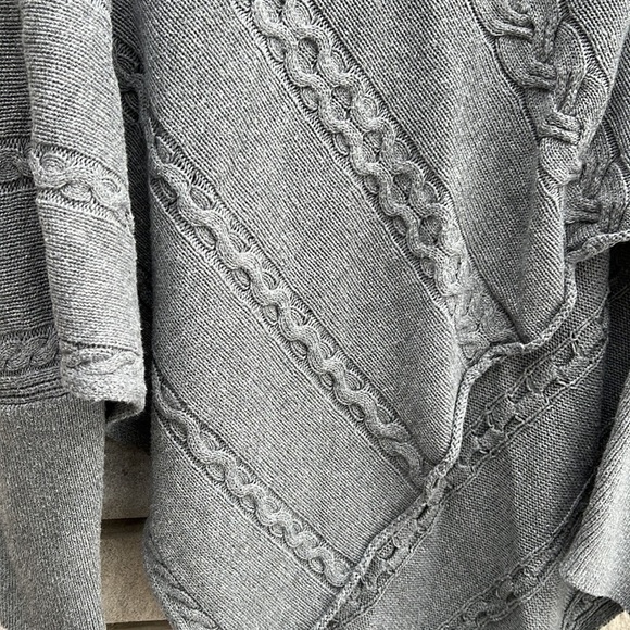 Aventura Grey Cable Knit Samara Silk-Blend Poncho One Size - Picture 10 of 10